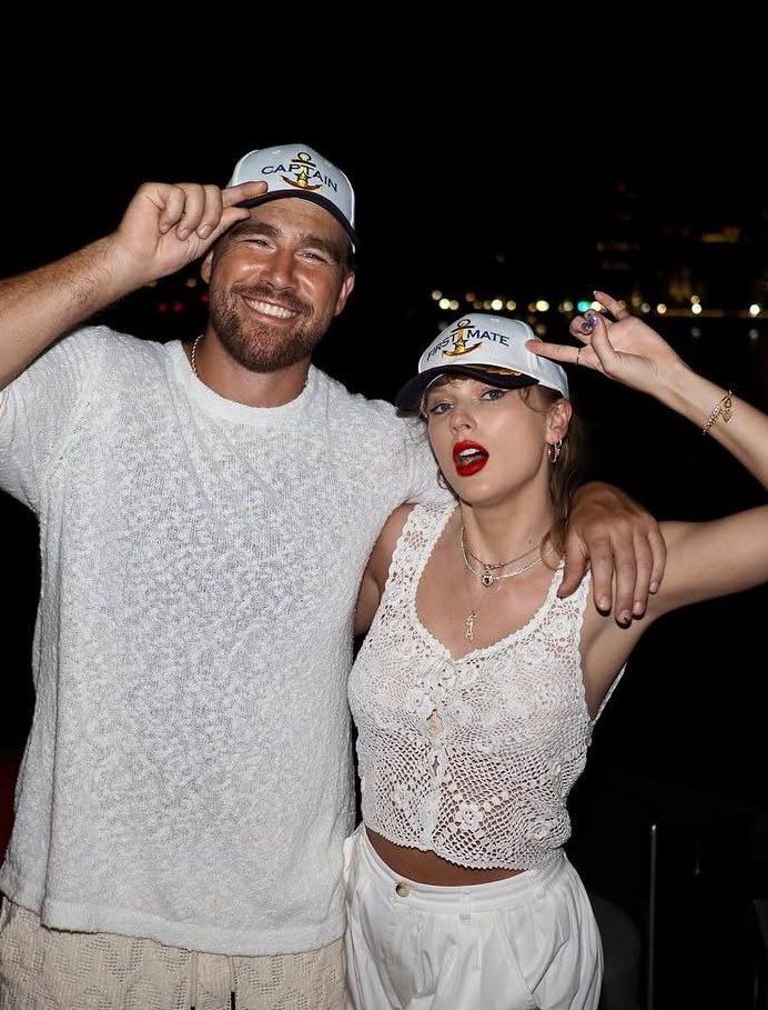 Taylor Swift engaged